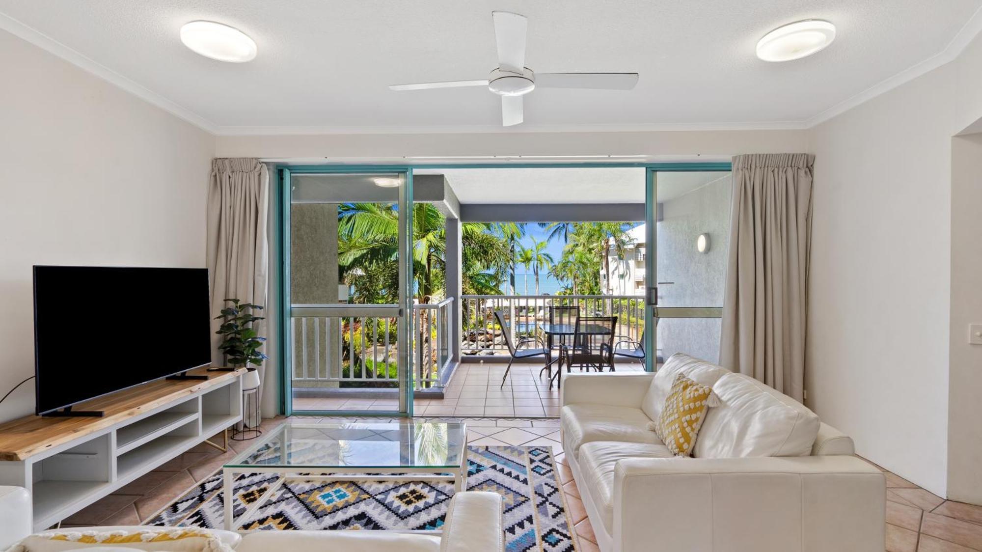Coral Sands Beachfront Resort Trinity Beach Eksteriør bilde