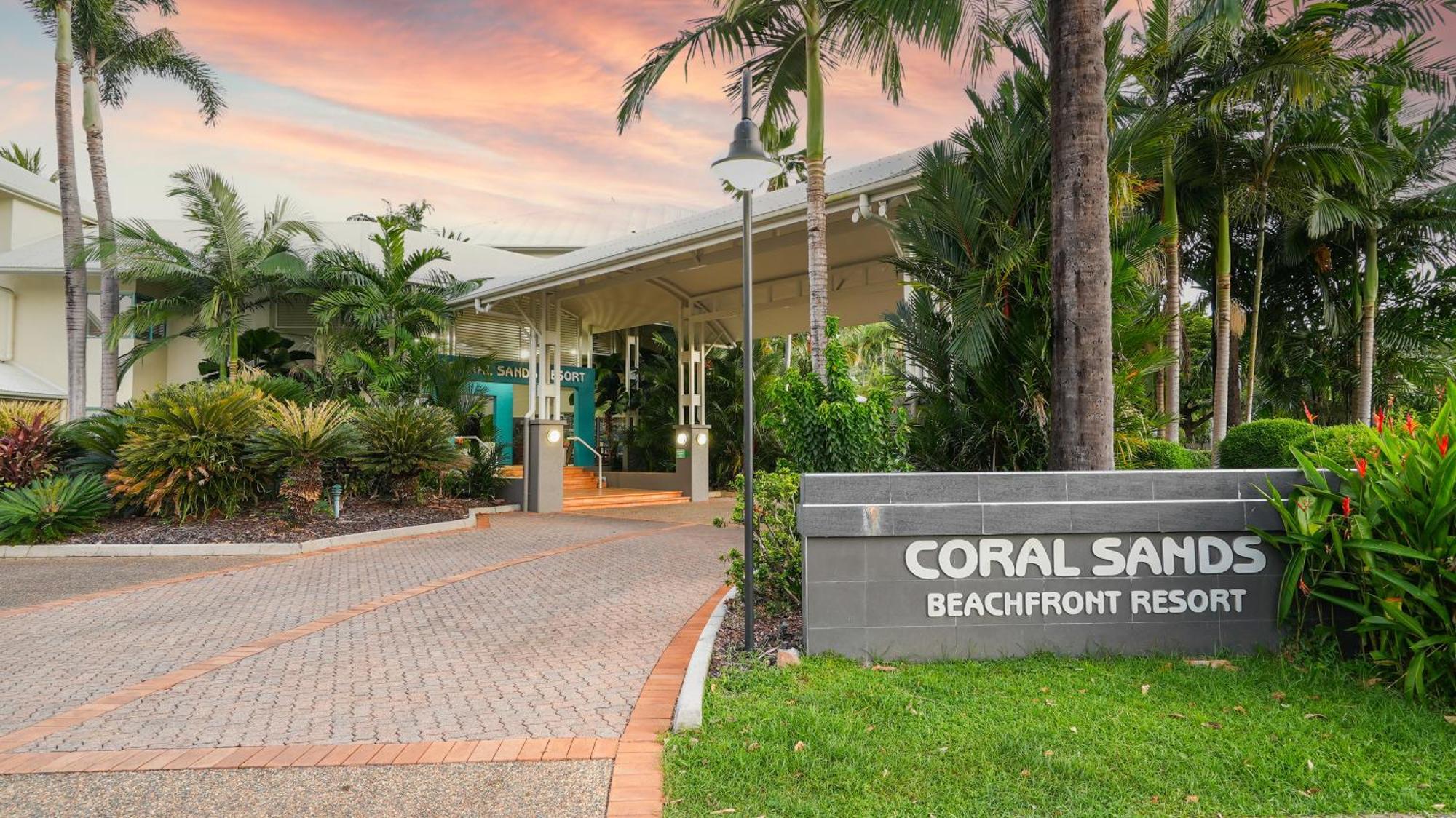 Coral Sands Beachfront Resort Trinity Beach Eksteriør bilde