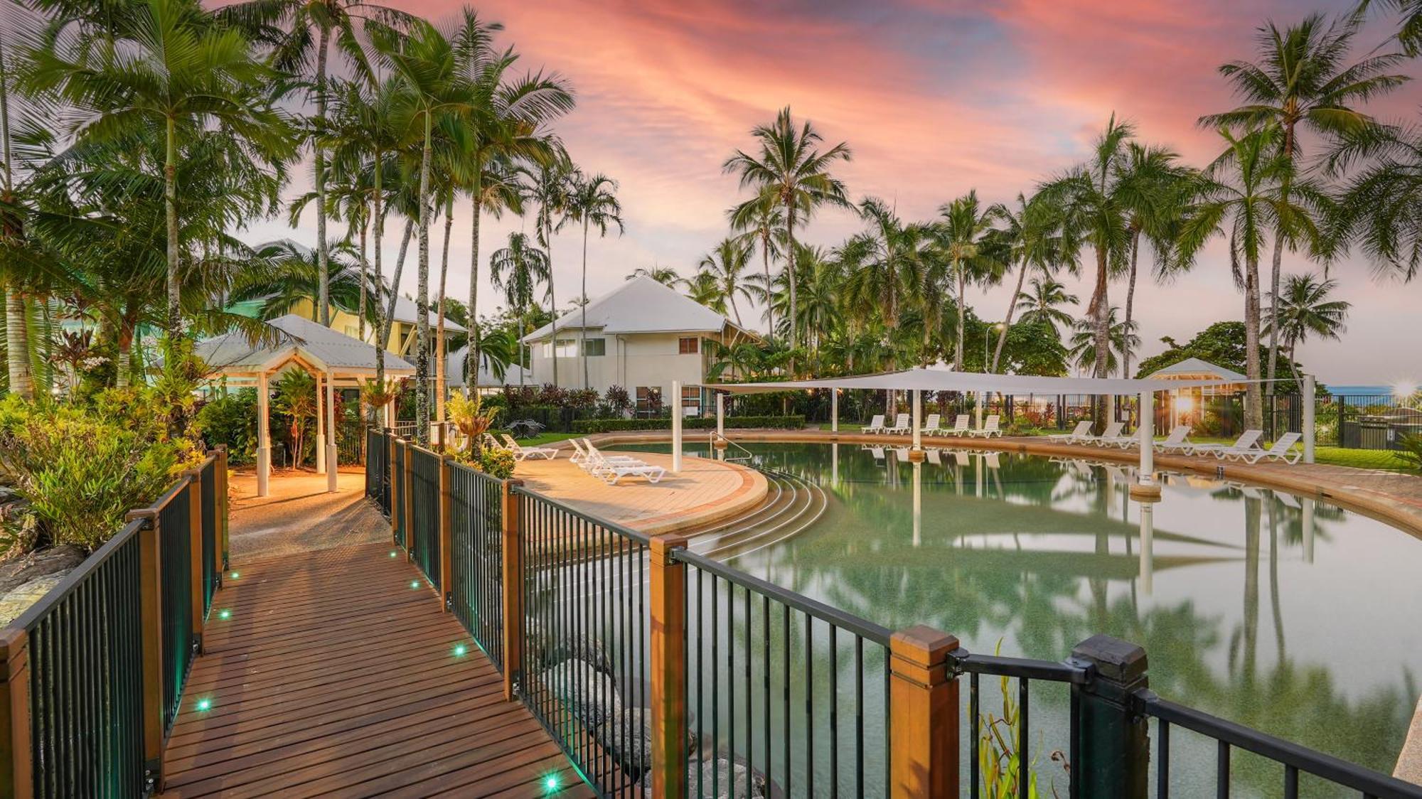 Coral Sands Beachfront Resort Trinity Beach Eksteriør bilde