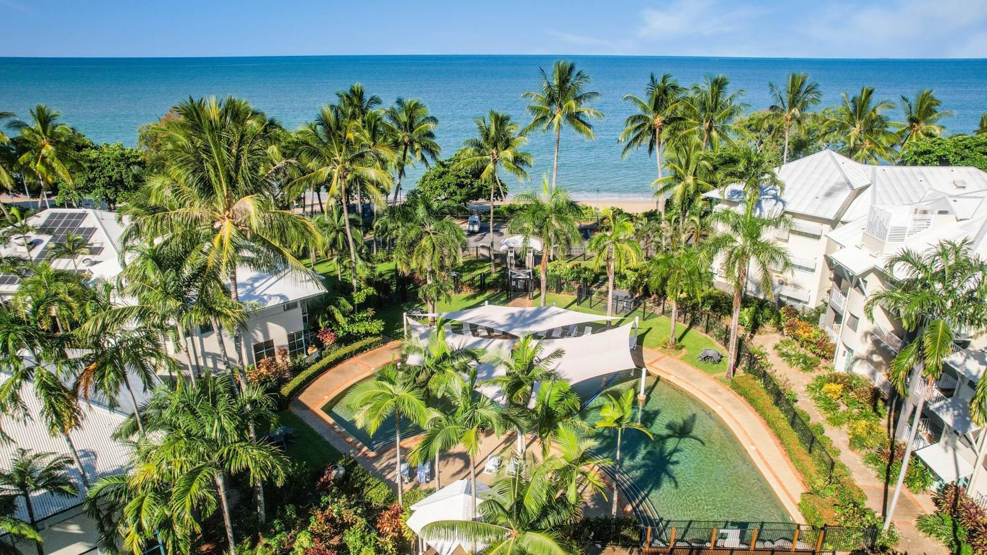Coral Sands Beachfront Resort Trinity Beach Eksteriør bilde
